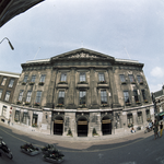 852306 Gezicht op het Stadhuis (Stadhuisbrug) te Utrecht.N.B. De foto is gemaakt met een fish-eye objectief.